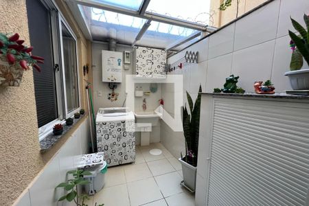 Casa de condomínio à venda com 120m², 3 quartos e 1 vaga Casa de condomínio à venda com 120m², 3 quartos e 1 vagaÁrea de serviço