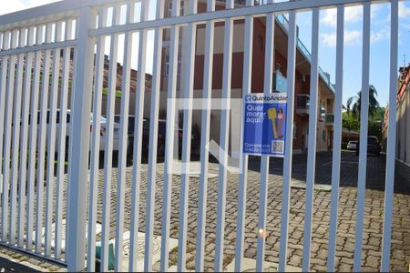 Casa de condomínio à venda com 120m², 3 quartos e 1 vagaPlaquinha instalada na fachada do condomínio