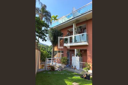 Casa de condomínio à venda com 120m², 3 quartos e 1 vaga Casa de condomínio à venda com 120m², 3 quartos e 1 vagaFachada da casa