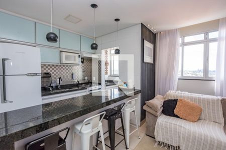 Cozinha de apartamento para alugar com 2 quartos, 55m² em Palmeiras, Belo Horizonte