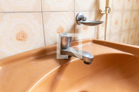 Casa à venda com 130m², 3 quartos e 4 vagasBanheiro - torneira