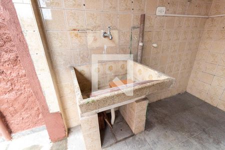 Casa à venda com 130m², 3 quartos e 4 vagasLavanderia 2