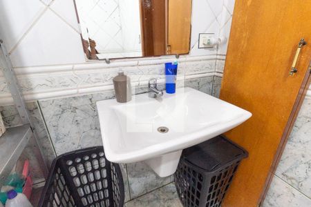 Casa à venda com 130m², 3 quartos e 4 vagasBanheiro da Suíte 2