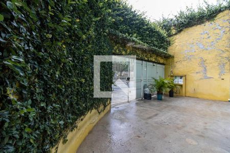 Casa à venda com 370m², 6 quartos e 3 vagas Casa à venda com 370m², 6 quartos e 3 vagasGaragem