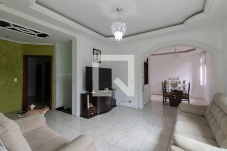 Casa à venda com 370m², 6 quartos e 3 vagas Casa à venda com 370m², 6 quartos e 3 vagasSala