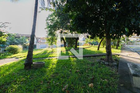 Casa de condomínio à venda com 350m², 5 quartos e 1 vaga Casa de condomínio à venda com 350m², 5 quartos e 1 vagaPraça