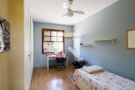 Casa de condomínio à venda com 350m², 5 quartos e 1 vaga Casa de condomínio à venda com 350m², 5 quartos e 1 vagaQuarto 4