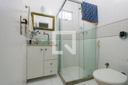 Casa de condomínio à venda com 350m², 5 quartos e 1 vaga Casa de condomínio à venda com 350m², 5 quartos e 1 vagaBanheiro Social 1