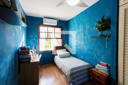 Casa de condomínio à venda com 350m², 5 quartos e 1 vaga Casa de condomínio à venda com 350m², 5 quartos e 1 vagaQuarto 3