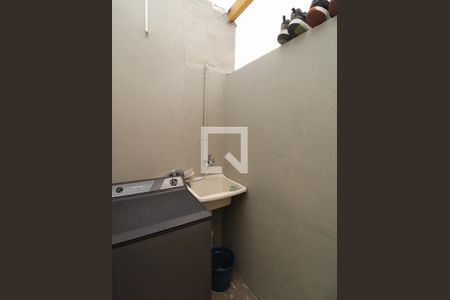 Casa à venda com 210m², 2 quartos e 3 vagasÁrea de Serviço 1