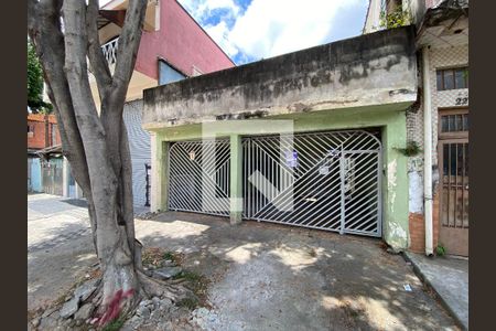 Casa à venda com 210m², 2 quartos e 3 vagasFachada com plaquinha