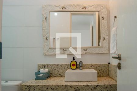 Apartamento à venda com 120m², 2 quartos e 2 vagas Apartamento à venda com 120m², 2 quartos e 2 vagasBanheiro da Suite 2