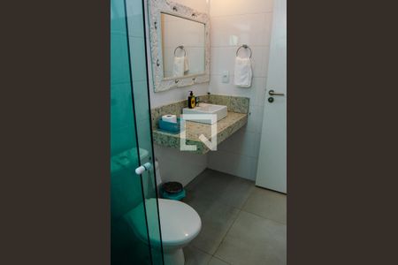 Apartamento à venda com 120m², 2 quartos e 2 vagas Apartamento à venda com 120m², 2 quartos e 2 vagasBanheiro da Suite 2