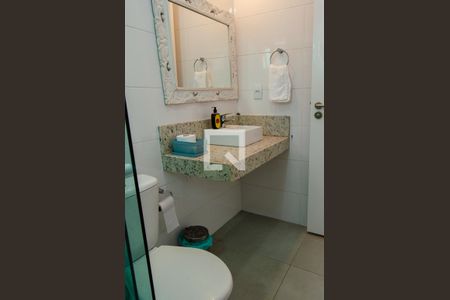 Apartamento à venda com 120m², 2 quartos e 2 vagas Apartamento à venda com 120m², 2 quartos e 2 vagasBanheiro da Suite 2