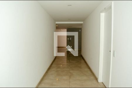 Apartamento à venda com 120m², 2 quartos e 2 vagas Apartamento à venda com 120m², 2 quartos e 2 vagasHall de entrada