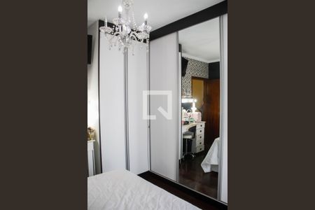 Casa à venda com 292m², 3 quartos e 4 vagas Casa à venda com 292m², 3 quartos e 4 vagasQuarto 2