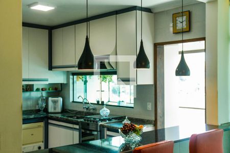 Casa à venda com 292m², 3 quartos e 4 vagas Casa à venda com 292m², 3 quartos e 4 vagasCozinha