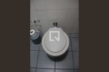 Casa à venda com 292m², 3 quartos e 4 vagas Casa à venda com 292m², 3 quartos e 4 vagasBanheiro de Serviço