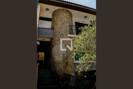 Casa à venda com 292m², 3 quartos e 4 vagas Casa à venda com 292m², 3 quartos e 4 vagasFachada