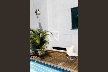 Casa à venda com 292m², 3 quartos e 4 vagas Casa à venda com 292m², 3 quartos e 4 vagasPiscina