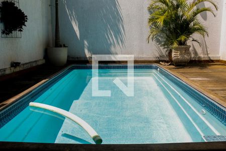 Casa à venda com 292m², 3 quartos e 4 vagas Casa à venda com 292m², 3 quartos e 4 vagasPiscina