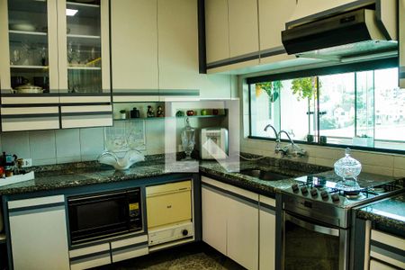 Casa à venda com 292m², 3 quartos e 4 vagas Casa à venda com 292m², 3 quartos e 4 vagasCozinha