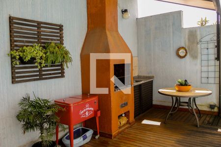 Casa à venda com 292m², 3 quartos e 4 vagas Casa à venda com 292m², 3 quartos e 4 vagasQuintal