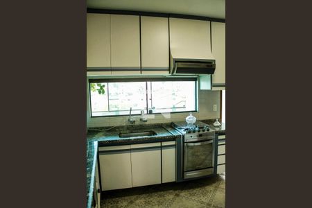 Casa à venda com 292m², 3 quartos e 4 vagas Casa à venda com 292m², 3 quartos e 4 vagasCozinha