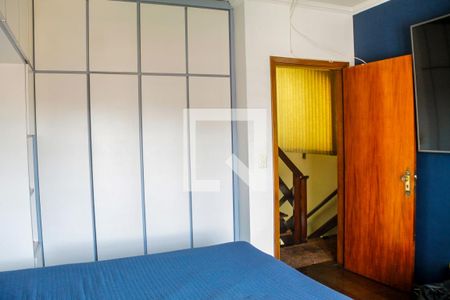 Casa à venda com 292m², 3 quartos e 4 vagas Casa à venda com 292m², 3 quartos e 4 vagasQuarto 1