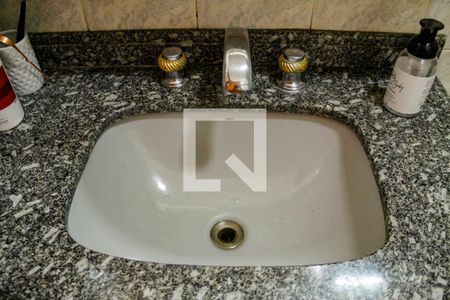 Casa à venda com 292m², 3 quartos e 4 vagas Casa à venda com 292m², 3 quartos e 4 vagasBanheiro Social