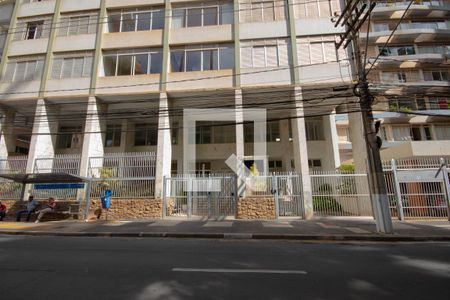 Apartamento à venda com 156m², 3 quartos e 1 vaga Apartamento à venda com 156m², 3 quartos e 1 vagaFachada
