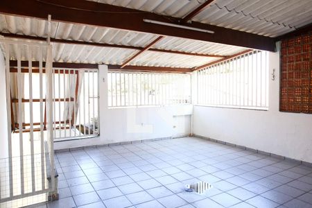 Casa à venda com 157m², 3 quartos e 2 vagas Casa à venda com 157m², 3 quartos e 2 vagasCobertura