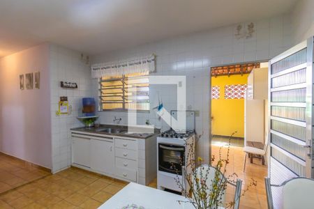 Casa à venda com 232m², 3 quartos e 2 vagas Casa à venda com 232m², 3 quartos e 2 vagasCozinha