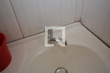 Casa à venda com 70m², 2 quartos e 6 vagasBanheiro da Suíte 1 - Torneira