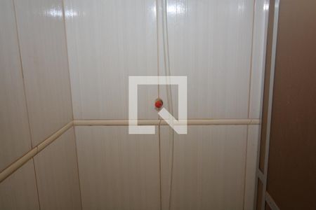 Casa à venda com 70m², 2 quartos e 6 vagasBanheiro da Suíte 1