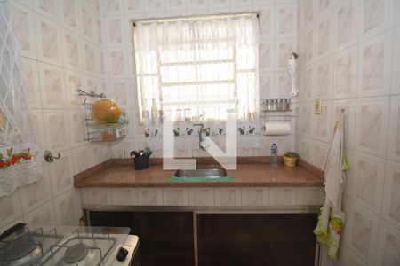 Casa à venda com 70m², 2 quartos e 6 vagasCozinha da Casa 1