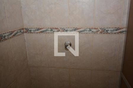 Casa à venda com 70m², 2 quartos e 6 vagasBanheiro da Suíte 2