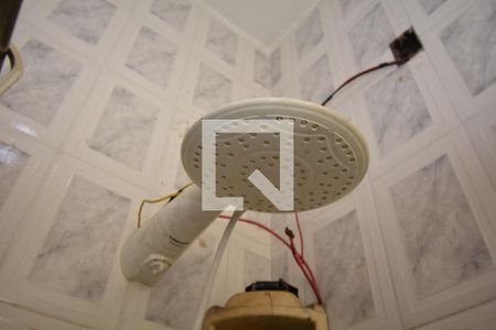 Casa à venda com 70m², 2 quartos e 6 vagasBanheiro da Casa 1