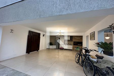 Casa à venda com 180m², 3 quartos e 3 vagasGaragem