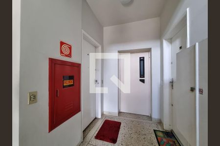Apartamento à venda com 210m², 3 quartos e 2 vagas Apartamento à venda com 210m², 3 quartos e 2 vagasÁrea comum - Andar do Imóvel