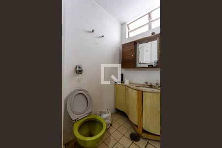 Apartamento à venda com 210m², 3 quartos e 2 vagas Apartamento à venda com 210m², 3 quartos e 2 vagasLavabo 2