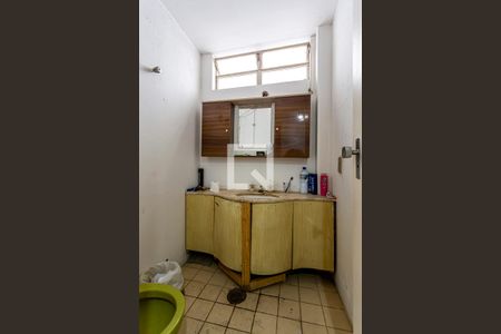 Apartamento à venda com 210m², 3 quartos e 2 vagas Apartamento à venda com 210m², 3 quartos e 2 vagasLavabo 2