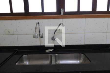 Casa à venda com 180m², 3 quartos e 2 vagasCozinha