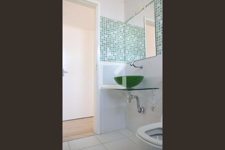 Casa à venda com 180m², 3 quartos e 2 vagasBanheiro do Quarto 1