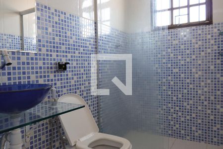 Casa à venda com 180m², 3 quartos e 2 vagasBanheiro Corredor