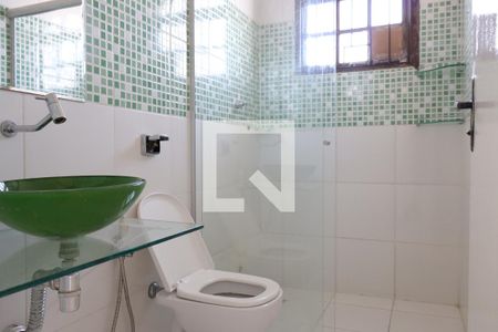 Casa à venda com 180m², 3 quartos e 2 vagasBanheiro do Quarto 1