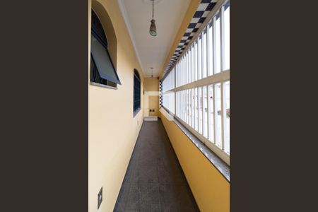 Casa à venda com 400m², 4 quartos e sem vaga Casa à venda com 400m², 4 quartos e sem vagaVaranda