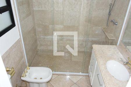 Apartamento à venda com 305m², 4 quartos e 4 vagasBanheiro da Suíte 3