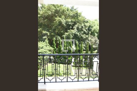 Apartamento à venda com 305m², 4 quartos e 4 vagasVaranda suíte 1