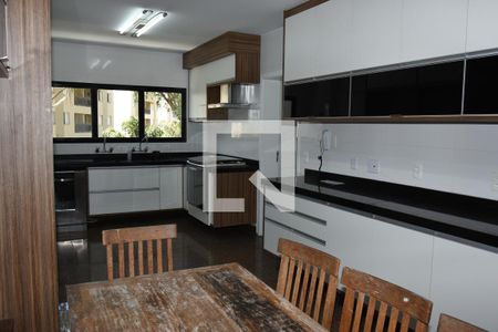 Apartamento à venda com 305m², 4 quartos e 4 vagasCozinha